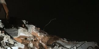 След 12 дни под руините извадиха живо момче в Хатай