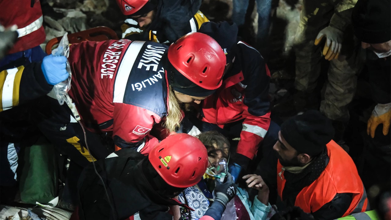 78 деца в Турция са с неизяснена самоличност след унищожителните