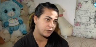 Майките на разменените бебета си пишат и пращат снимки