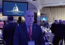 Тази снимка е олицетворение на пропагандната пропаст, в която се намираме