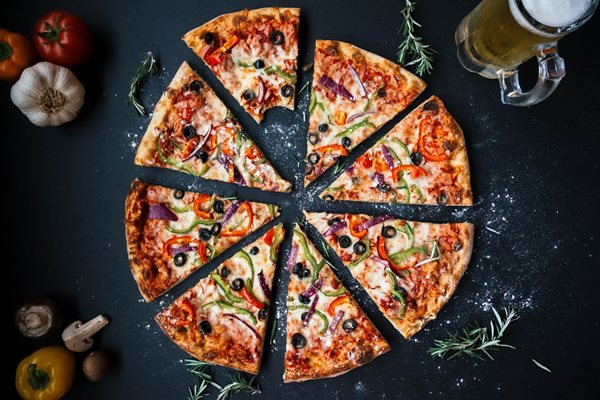 Пицата през декември в ЕС е поскъпнала с 16 а