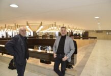 Охрана не пуска Кирил Добрев на конгреса на БСП