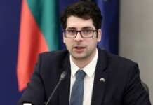 Атанас Пеканов: Отворени са 200 млн. лв. за фотоволтаици с батерии за бизнеса