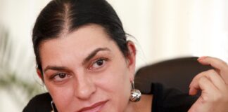 Велислава Кръстева се завърна в парламента