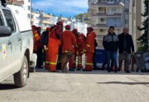 Българските спасители издирват оцелели под рухнал блок в Адана