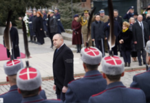 „Добрите сили” освиркаха президента на националния празник