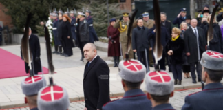 „Добрите сили” освиркаха президента на националния празник