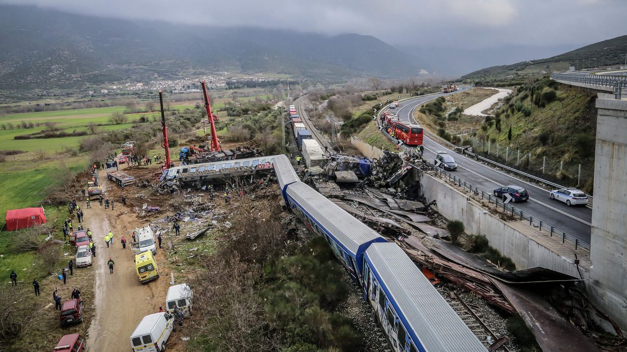 Двама български граждани са ранени при влаковата катастрофа в Гърция,
