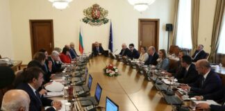 Гълъб Донев пак мъмри партиите, упражнявали се върху служебното правителство