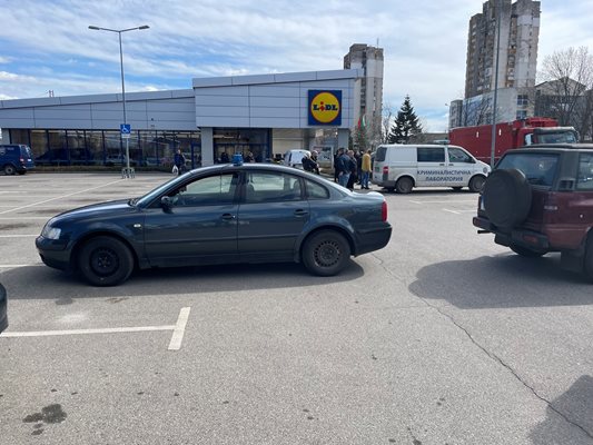 Обир на инкасо автомобил е станал във Враца. Извършителите се