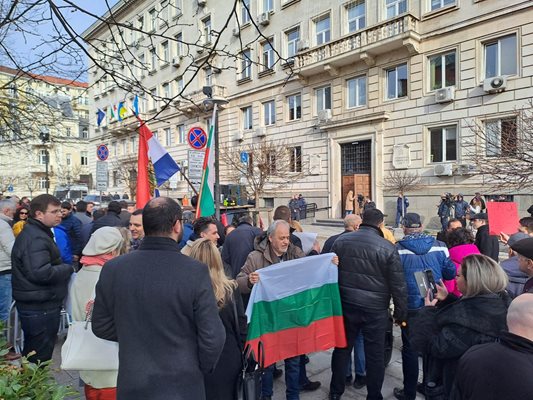 Протест в защита на Паметника на Съветската армия се проведе
