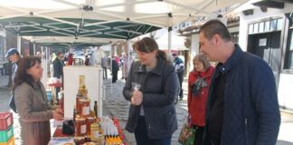 Деница Сачева: Фермерските пазари са възможност за справяне със спекулата