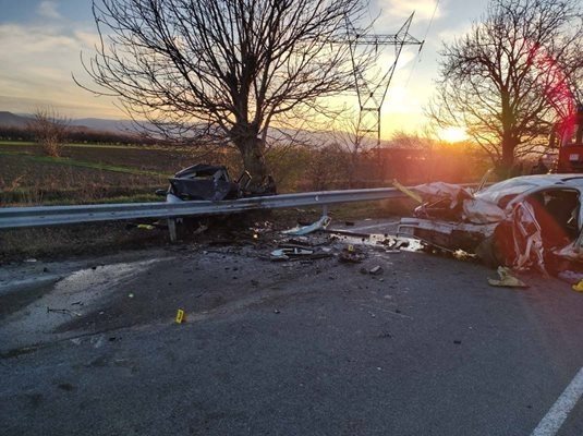 Пет станаха жертвите в зверската катастрофа на пътя Пазарджик Пловдив след