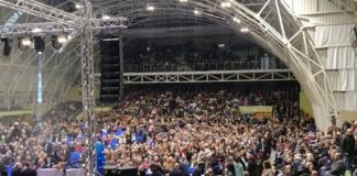 Година след незаконния арест Борисов пълни залите – днес 4000 фенове в Пловдив