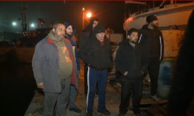Българските рибари задържани в Румъния заради нерегламентиран улов на акула