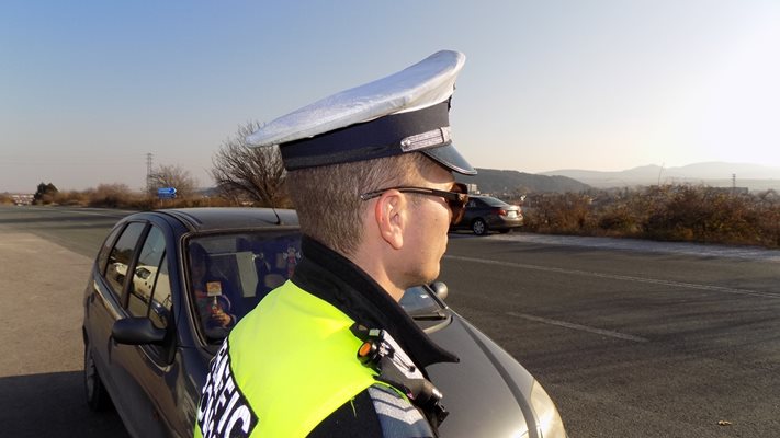 Службите на Пътна полиция“ в цялата страна няма да извършват