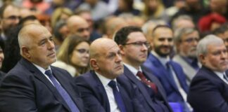 Борисов пред 4000 души в Пловдив година след ареста: Простил съм на враговете си. Управление без ГЕРБ не може да има, няма да подпишем празен чек (СНИМКИ и ВИДЕО)