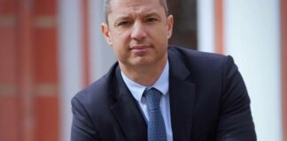 Добрев като Мечо Пух: Понякога стоя и мисля колко десни са Терзиев и ПП/ДБ/, а понякога просто си стоя…