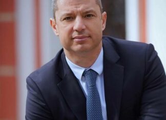 Делян Добрев: Мадуро, Хаменей… Заприлича на сафари