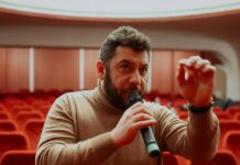 Евгени Будинов: Вие, г-н Морфов, отворихте кутията на Пандора и вкарахте политиката в Народния театър