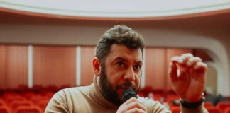 Евгени Будинов: Вие, г-н Морфов, отворихте кутията на Пандора и вкарахте политиката в Народния театър