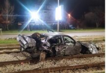 Автомобил помете спирка на столичния градски транспорт, има пострадали