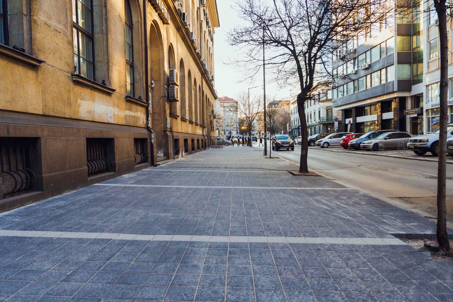 Столична община ударно ремонтира тротоарите в София след затоплянето на
