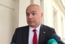 Представителите на БСП не влязоха при президента