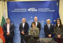 Росен Желязков ще е председател на НС, шефът на правната комисия ще е от ПП/ДБ