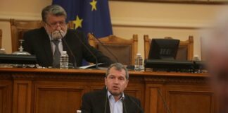 „Тошко Йорданов ще трябва да свикне да става рано“ – заседанията на НС остават от 9 часа