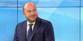 Георгиев: Кметът Терзиев да не се държи като „Ергенът“, а да излезе като мъж пред Общинския съвет