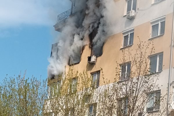Жена загина при пожар в блок в столичния квартал Връбница“.Сигналът