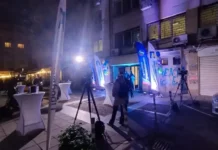 Който е наредил балони и коктейлни маси пред централата на ДСБ с идея за празник с шампанско, много се е издънил