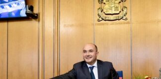 Председателят на СОС Георги Георгиев: Ново футболно игрище в Люлин и 28 часа седмично безплатен достъп до него (Видео)