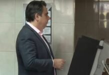 Асен Василев и Никола Минчев гласуваха трудно заради развалени машини