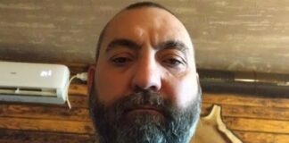 Рани след побоя по ръцете на обвинения в убийството на Анита, оставиха го в ареста