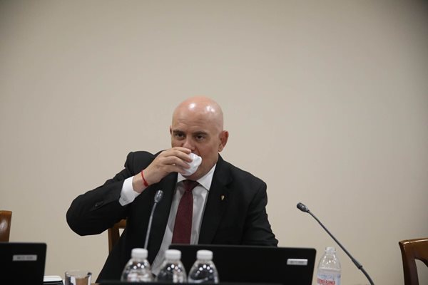Отстраненият от Висшия съдебен съвет бивш главен прокурор Иван Гешев