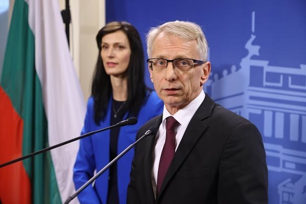 Премиерът Николай Денков каза че ще коментира предложеното от  ГЕРБ