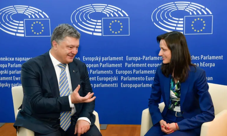 Бившият украински президент Петро Порошенко поздрави лидера на ГЕРБ Бойко
