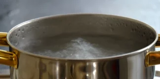 Джип помете казан с вряла вода в Слънчев бряг, жена е с тежки изгаряния