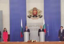 Денков към Донев: Защо трябваше да бъдат освободени всички зам.-министри, това не позволява да имаме приемственост