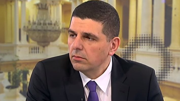 Не сме изпрали Пеевски заяви депутатът от ПП ДБ Ивайло