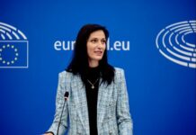 Мария Габриел и Асен Василев са новите представители на Министерския съвет в тристранката