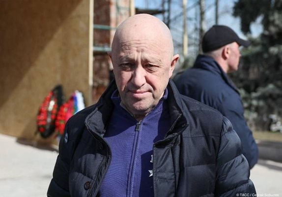 Бившият шеф на ЦРУ генералът от резерва Дейвид Петреъс предупреди