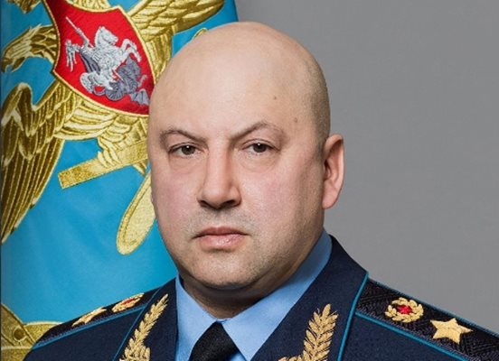 Главнокомандващият Въздушно космическите сили на Русия ген Сергей Суровикин вероятно e