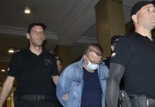 Задържаният с подкуп съдия остава в ареста