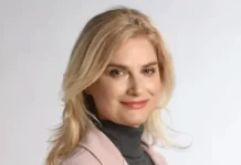 Зарица Динкова: Кампанията срещу българския туризъм се вихри мощно и съответства на всички критерии за хибридност