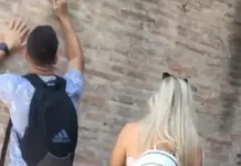 Българин осквернил Колизеума – издълбал с ключове „Ivan + Hayley 23“