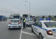 Хванаха 50 мигранти в бус на „Ботевградско шосе“