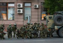 „Вагнер“ настъпват към Москва с 25 000 души и 1700 единици техника. Самолетът на Путин излетя към Санкт Петербург